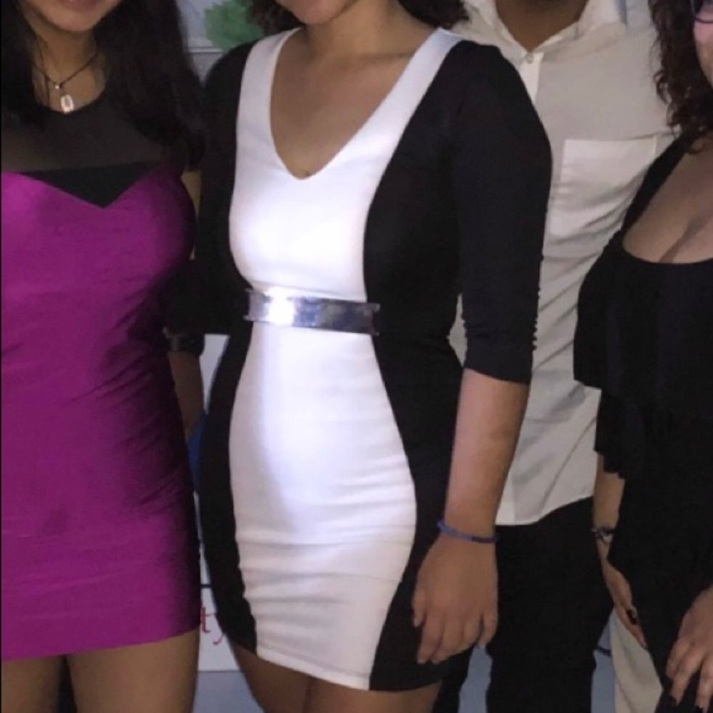 Black and white good belted dress